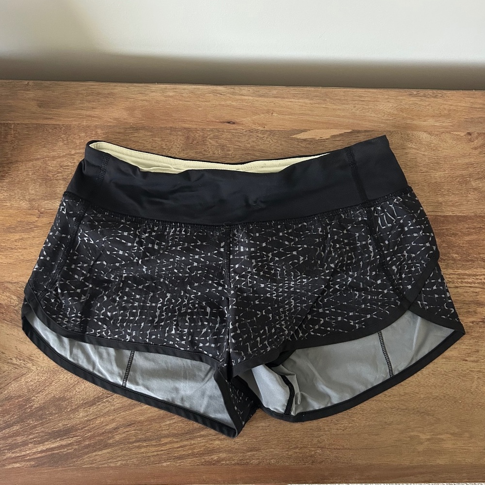 lululemon black speed up shorts
